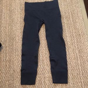 Lululemon Atletica Grey size 8 heavy weight legging/ tights